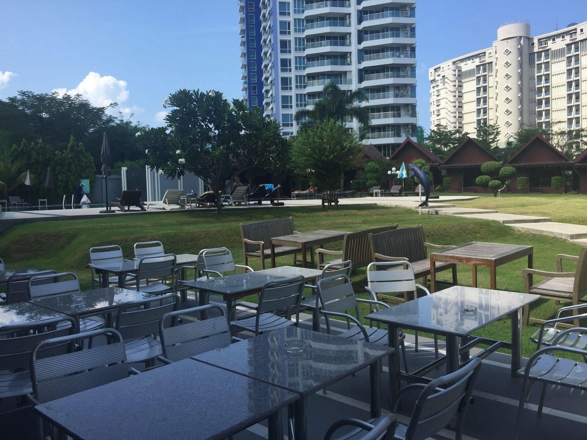 Marsi Pattaya Hotel Exterior foto